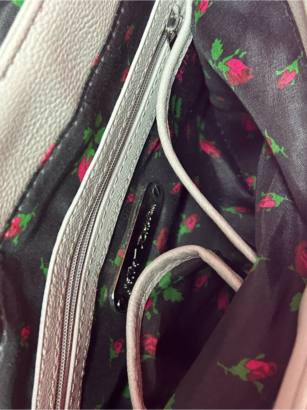 Betsey Johnson Gray Quilted Heart-Pattern Shoulder Bag w/BJ Scarf 13 x 9.5 x 4 - Picture 13 of 17